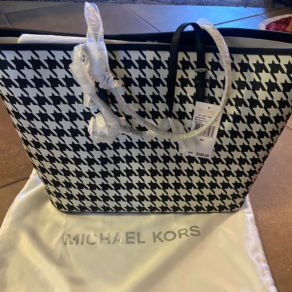 Michael Kors Jet set travel medium carry all tote